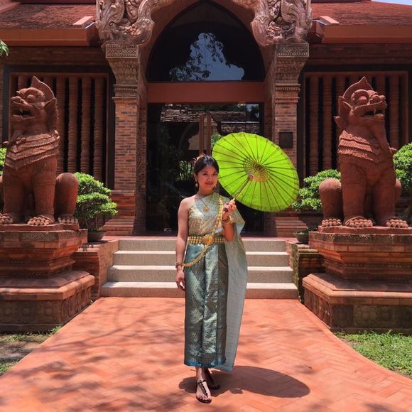 Meet your Posher, Eireen - Picture 1 of 1